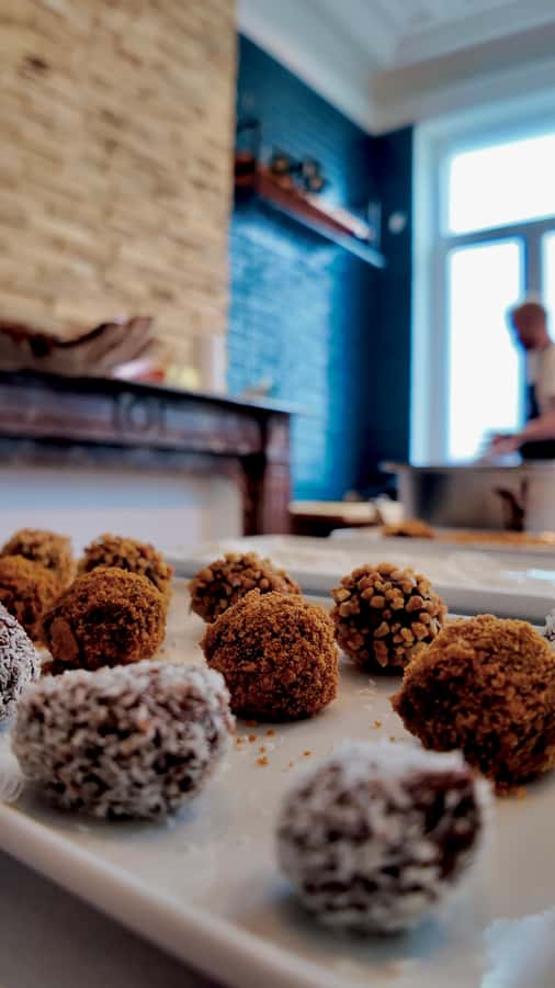 1.5h Cusco Chocolate Workshop - Truffles & Hot Chocolate - Choosing Toppings and Making Your 20 Chocolates