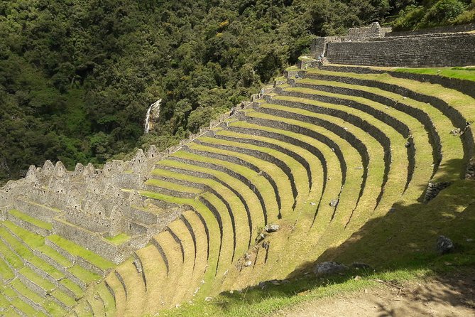 2-Day Inca Trail To Machu Picchu - Day 2: Early buses and two hours inside Machu Picchu