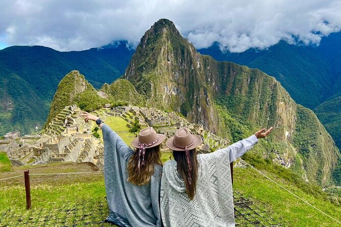 2-Day Machu Picchu Tour by train from Cusco ( All included ) - Morning buses to the Machu Picchu citadel