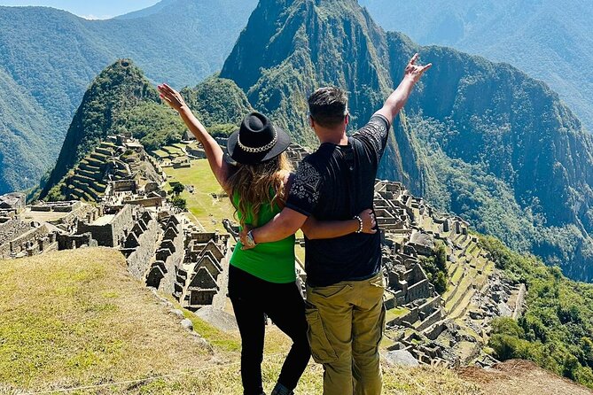 2-Day Sacred Valley & Machu Picchu Group Tour from Cusco - Chinchero and the first look at Andean textiles