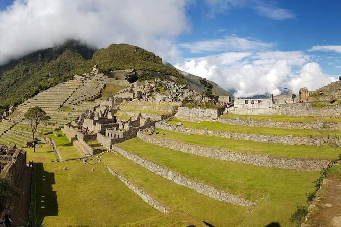 2-Day Sacred Valley & Machu Picchu Group Tour from Cusco - What the $520 price really covers