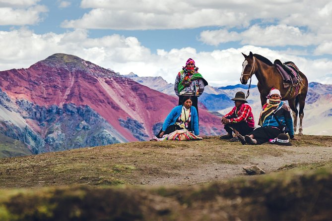 4 day - Bucketlist Cusco: Rainbow Mtn, Machu Picchu, Sacred Valley, Humantay - Food, Guides, and Group Size