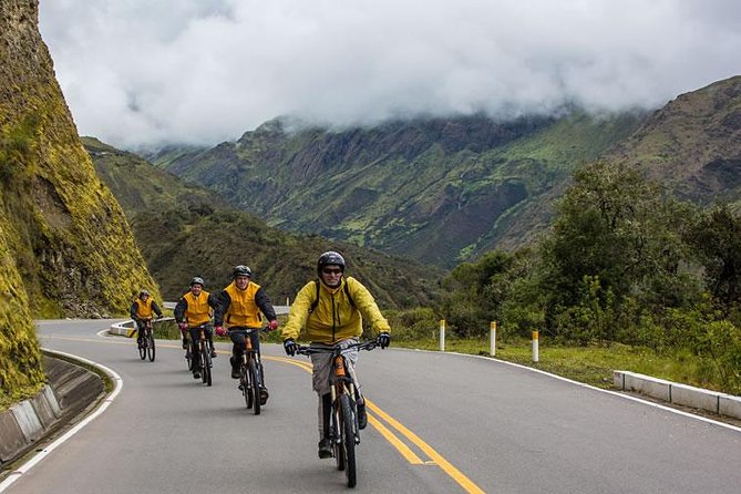 4-Day Inca Jungle Adventure, Mountain Biking, Rafting and Zipline - Day four: entering Machu Picchu before the crowds build