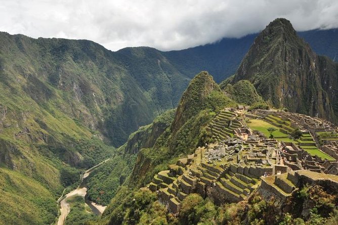 4-Day Lares Trek to Machu Picchu from Cusco - Guide quality and group size