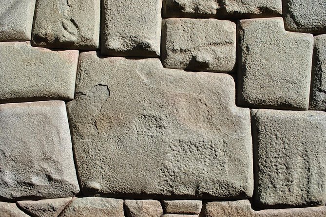 8-Days Peru, The Rise of the Inca Empire - Day 3: Pisac, local crafts, and Andean traditions