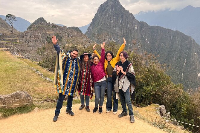 A Day at Machu Picchu, Journey to the Heart of the Andes - Group size, guide service, and the overall pace