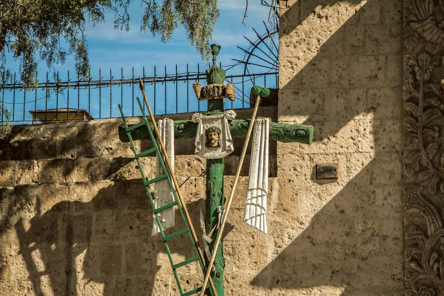 Arequipa: City Tour and Santa Catalina Monastery - The guide makes a difference in three and a half hours