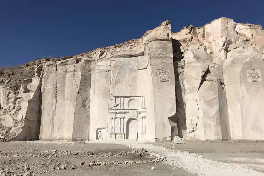 Arequipa: Half Day Sillar Route and Culebrillas Canyon + Yanahuara Viewpoint - Yanahuara viewpoint and the first photo stop