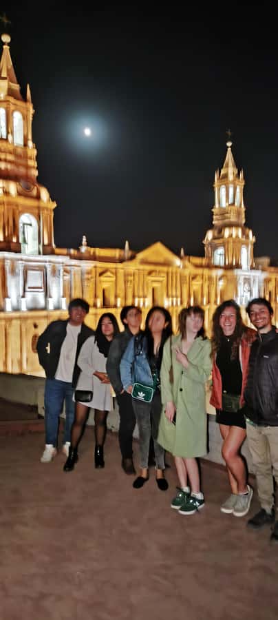 Arequipa: Pub Crawl with Skip-The-Line Access and Drinks - Games, Photos, and a Guide in Three Languages