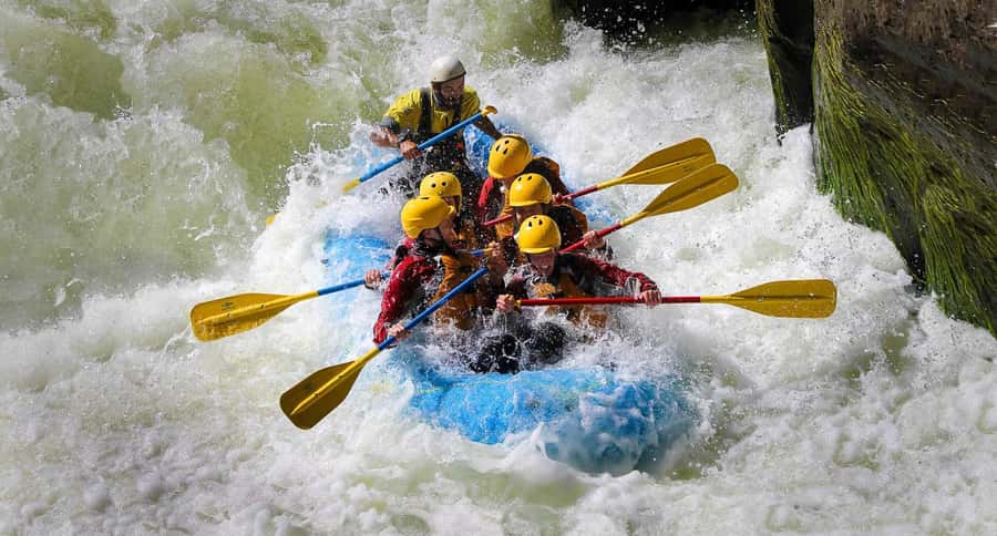 Arequipa: Rafting on the Chili River | Full adrenaline | - The ride into Chilina Valley and the Misti Volcano setting