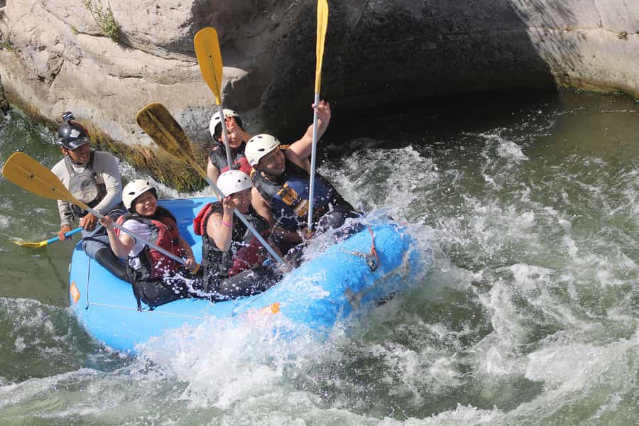 Arequipa: Rio Chili Rafting Tour with Snack - Class II water gives you time to learn