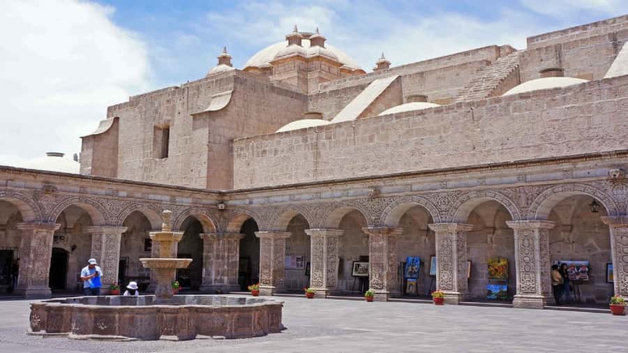 Arequipa: Walking Tour and Santa Catalina Monastery - What the $35 price really covers