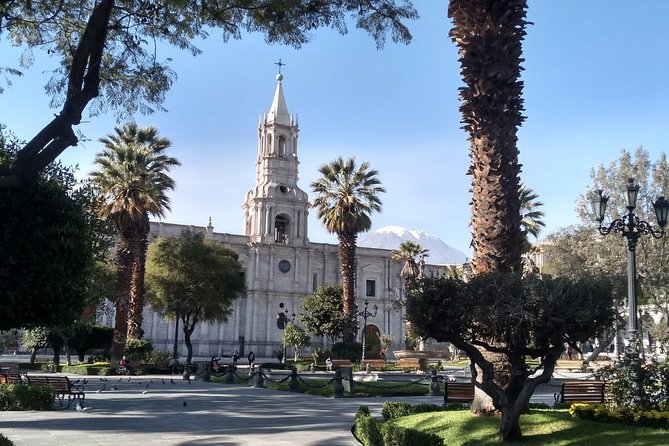 Arequipa Walking Tour city center and drinks experience - Walking Through Fundo El Fierro