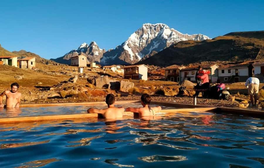 Ausangate 7 Lagoons Tour 1 day + Buffet Breakfast and Lunch - Alpacas, vizcachas, and open mountain views