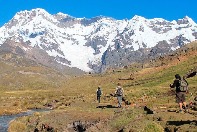 Ausangate Trek 5 Days - Day 4: Glacial lakes and the Pacchanta hot springs