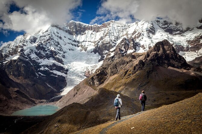 Ausangate Trek 5 Days - Day 2: Arapa Pass, turquoise lakes, and a high camp