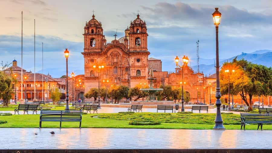 Best of Cusco: Private Walking Tour with a Local - Plaza de Armas and the city’s grand center