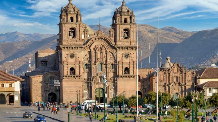 Best of Cusco: Private Walking Tour with a Local - Walking the streets between Incan walls and Spanish buildings