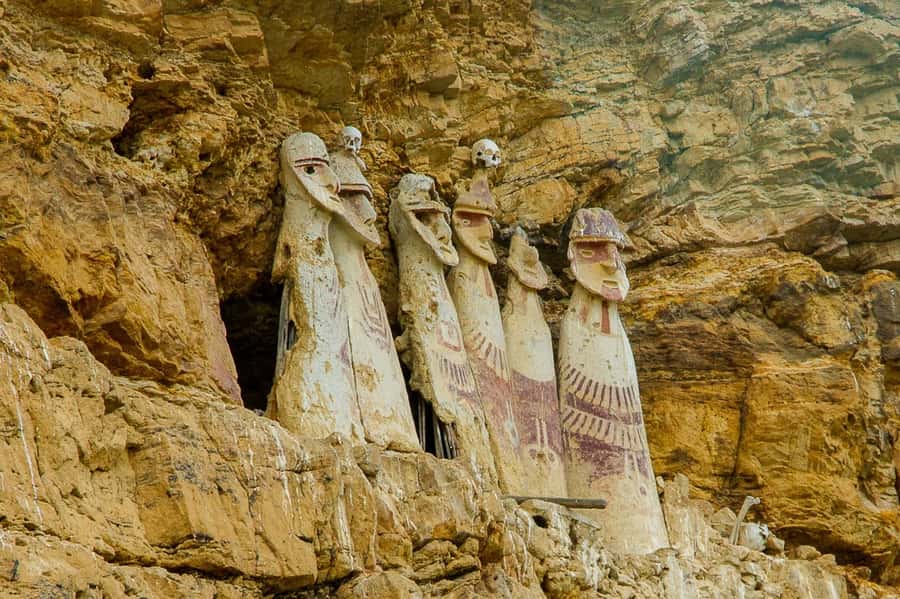 Chachapoyas: Karajía Sarcophagi & Quiocta Caves - Lamud and the practical lunch plan