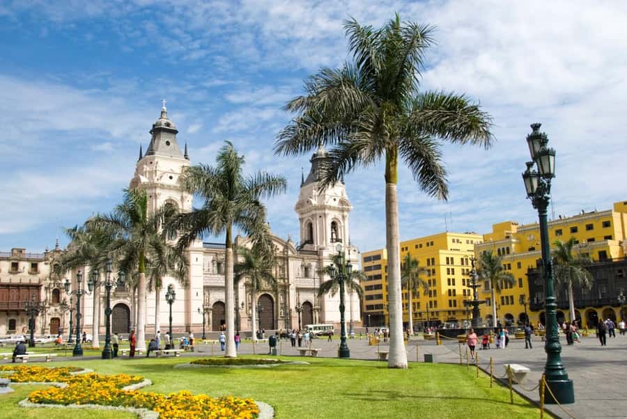 City Tour Colonial and Modern Lima Half Day Plus Ticket - Huaca Pucllana, an ancient pyramid in the city