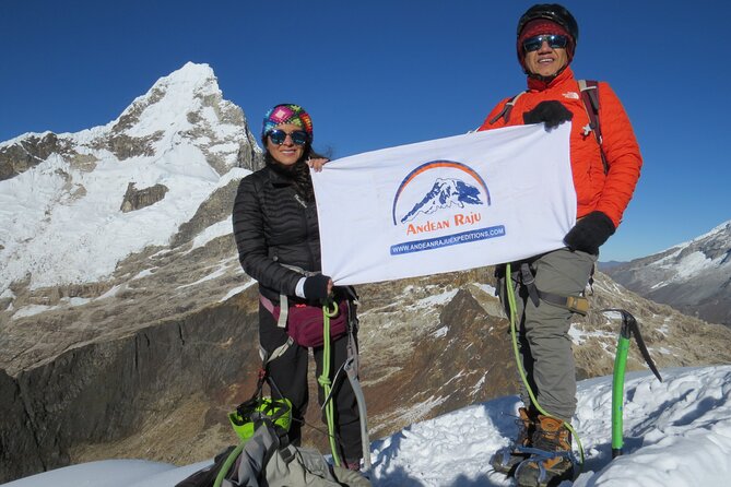 Climbing Mateo - Your first 5 thousand - Crossing the moraine for about one hour