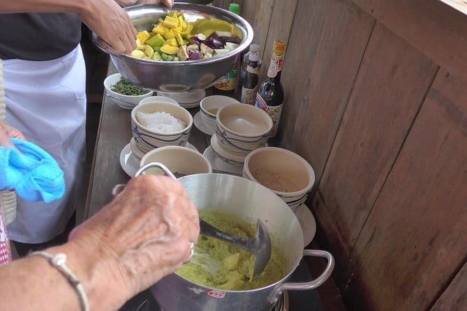 Cooking Class at La Plantation - Meet Chef Ning and prepare three Khmer dishes
