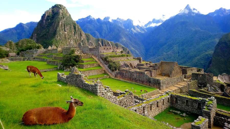 Cusco: 4-Day Inca Trail to Machu Picchu with Accommodation - A different way to reach Machu Picchu