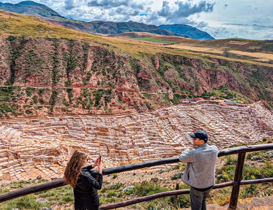 Cusco:Chinchero,Moray & Salt Mines drop-off in Ollantaytambo - Urubamba provides a welcome lunch break