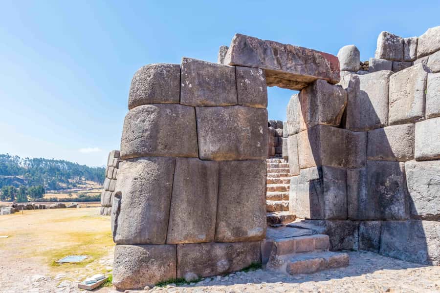 Cusco: City and Nearby Ruins 5-Hour Guided Tour - Qenqo and the oddness of carved stone