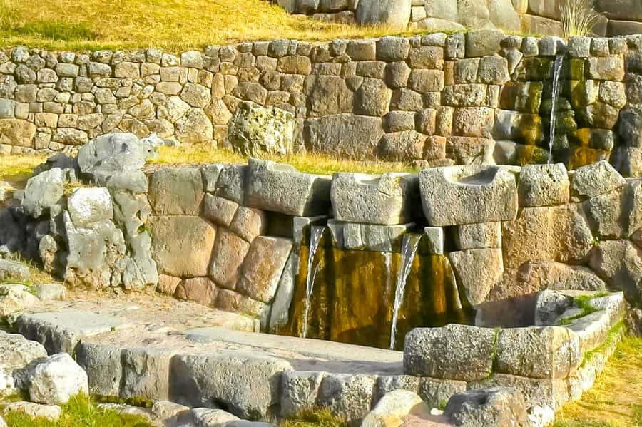 Cusco: City and Nearby Ruins 5-Hour Guided Tour - Tambomachay and Puka Pukara at the end of the route