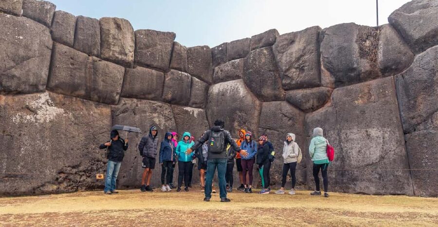 Cusco : City Tour of 4 Ruins and Sun Temple - Qenqo, a compact ceremonial puzzle