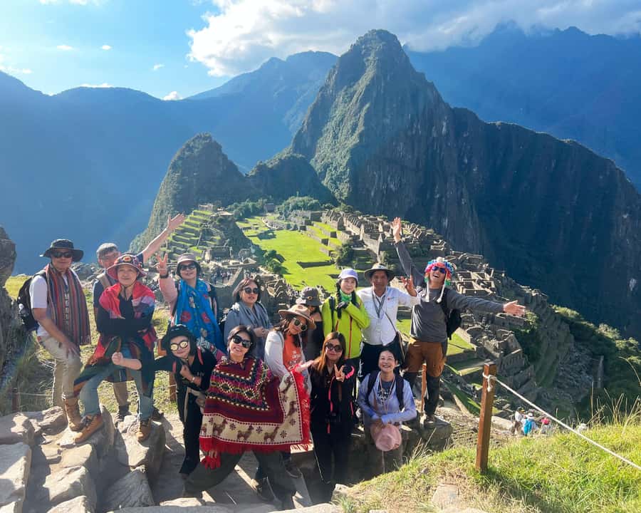 CUSCO: Full Day All Included Private Machu Picchu Experience - The train from Ollantaytambo to Aguas Calientes