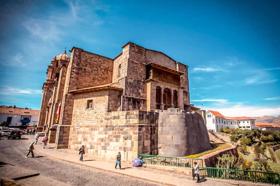 Cusco: Half-Day City and Nearby Archaeological Sites Tour - Sacsayhuaman and the giant fitted stones