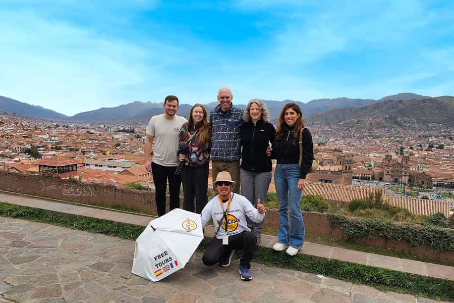 Cusco: Historic Walking Tour with Pisco Sour and Music Show - Qoricancha and the Sun Temple story