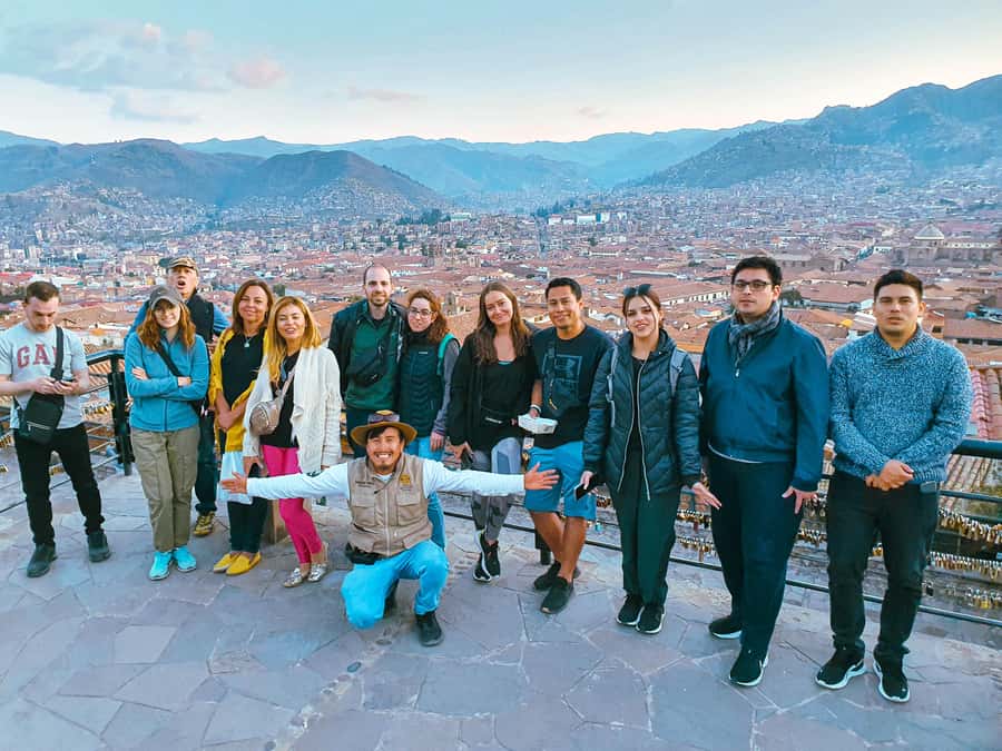 Cusco: Historic Walking Tour with Pisco Sour and Music Show - The luthier’s workshop and Andean music