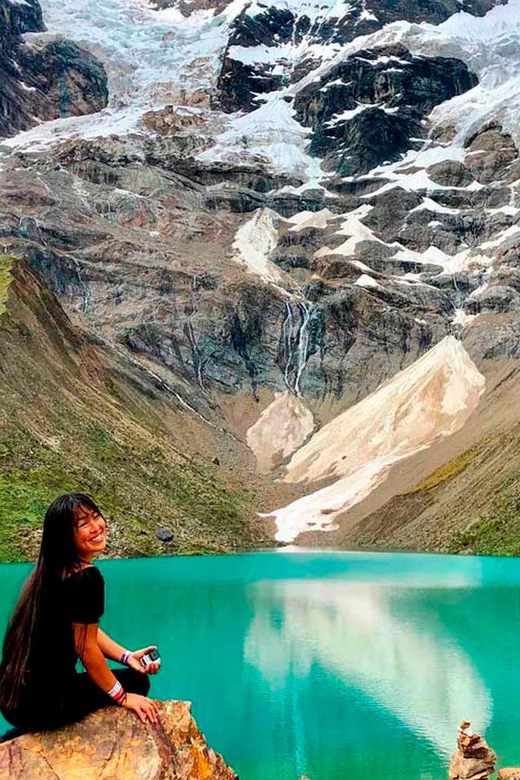 Cusco | Humantay Lake 1-Day Tour with Breakfast and Lunch - A buffet lunch in Mollepata
