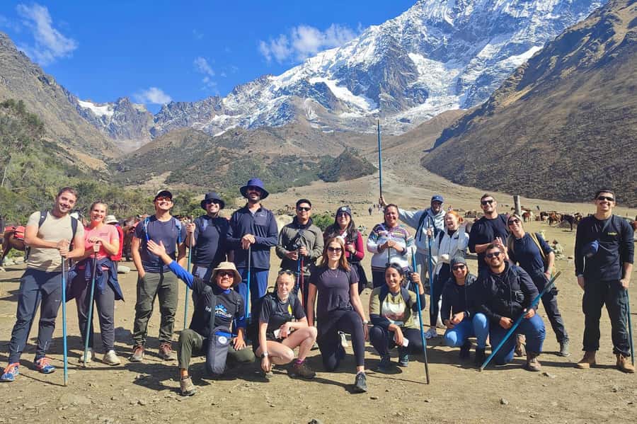 Cusco: Humantay Lake Tour with Breakfast and Buffet Lunch - From Soraypampa to the lake