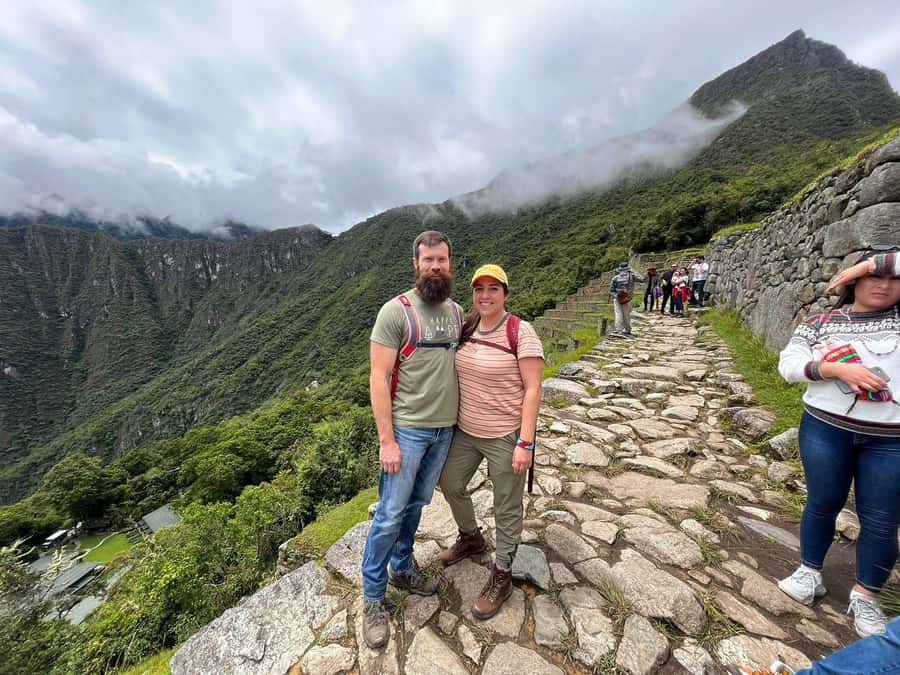 Cusco: Machu Picchu Day Trip with Train + Entrance ticket - Free time and lunch in Aguas Calientes