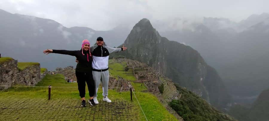 Cusco: Machu Picchu Day Trip with Train + Entrance ticket - The return train and road transfer to Cusco