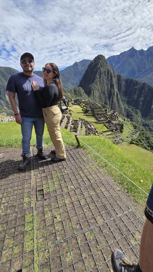 Cusco: Machu Picchu Day Trip with Train + Entrance ticket - The early road from Cusco to Ollantaytambo