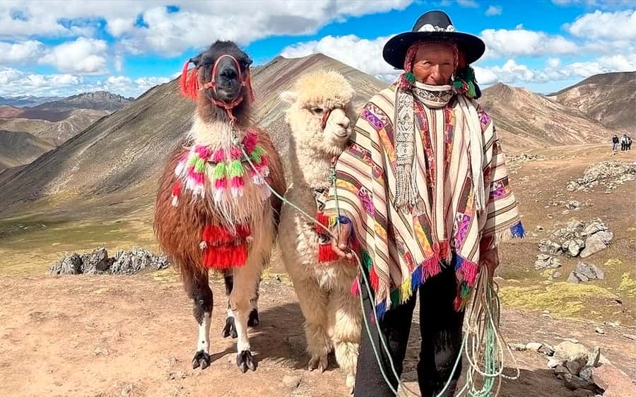 Cusco: Mountain of 7 colors Vinicunca and the Red Valley (optional) - A very early start from Cusco