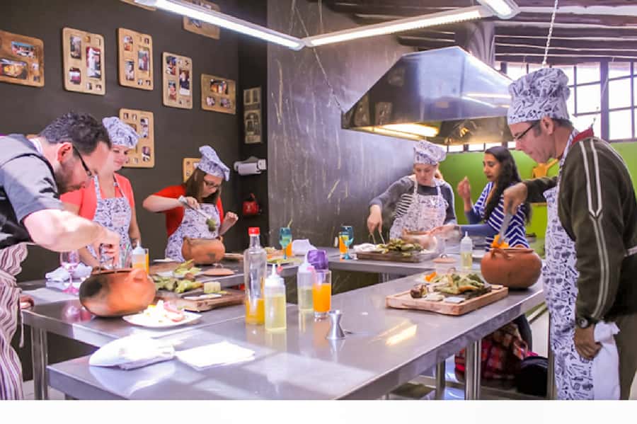 Cusco: Peruvian Cooking Class & Market Tour - Returning for the pisco lesson