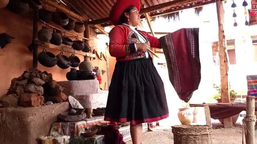 Cusco: Pisac, Ollantaytambo, & Chinchero Sacred Valley Tour - Chinchero on the return to Cusco