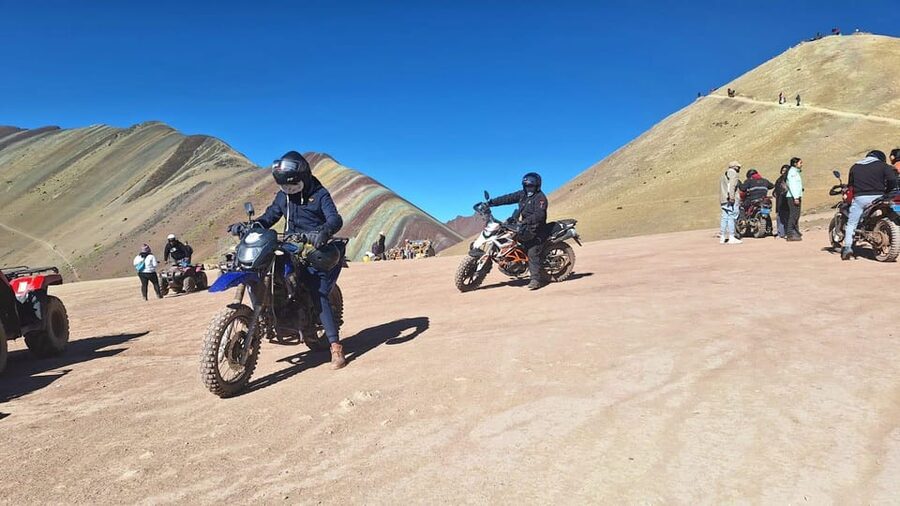 Cusco: Rainbow Mountain In Quad Bikes /walk 5 minutes/+meals - Reaching Rainbow Mountain by foot or motorcycle