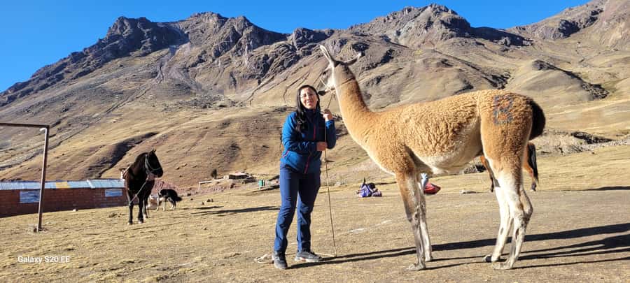 Cusco: Rainbow Mountain & Red Valley Tour with Picnic meals - An extra 30 minutes into Red Valley