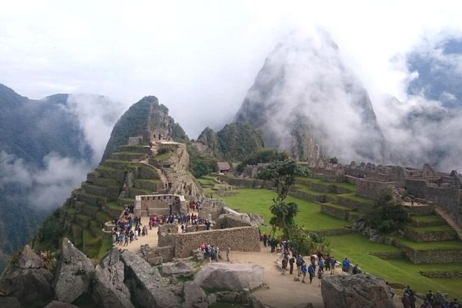 Cusco Sacred Valley and Machupicchu 4 Days - The early train to Machu Picchu
