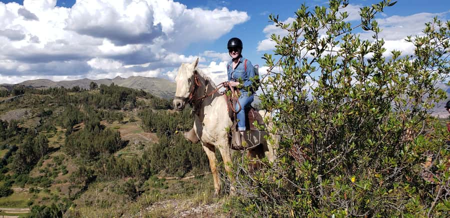 Cusco: Sacsayhuaman Guided Tour and 1-Hour Horseback Ride - A one-hour ride through Sacsayhuaman National Park