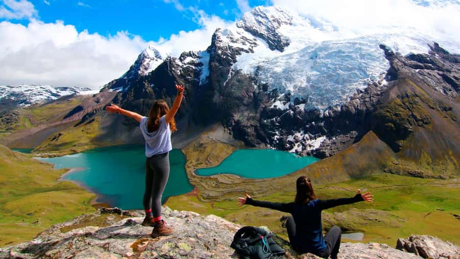 Cusco: Seven Lagoons of Ausangate Hiking Day Trip with Lunch - The first two hours to the viewpoint