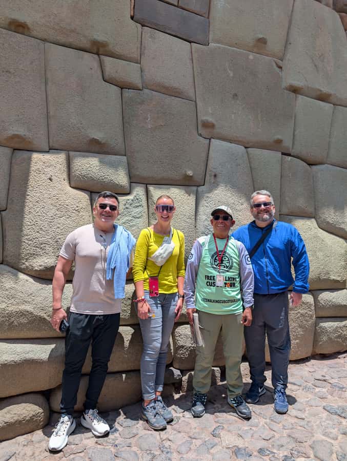 Cusco: Walking Tour with a Local Guide - Reading the Plaza de Armas and Loreto Street