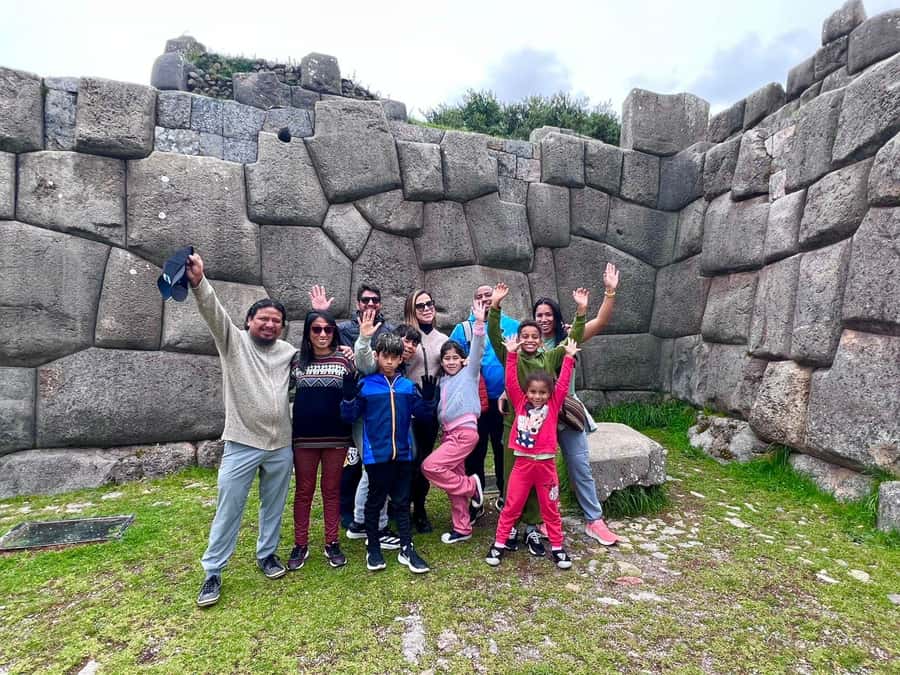 Cuzco : Excursion City Tour in Cusco, Sacsayhuaman and Tambomachay - Qoricancha and the layers beneath Cusco